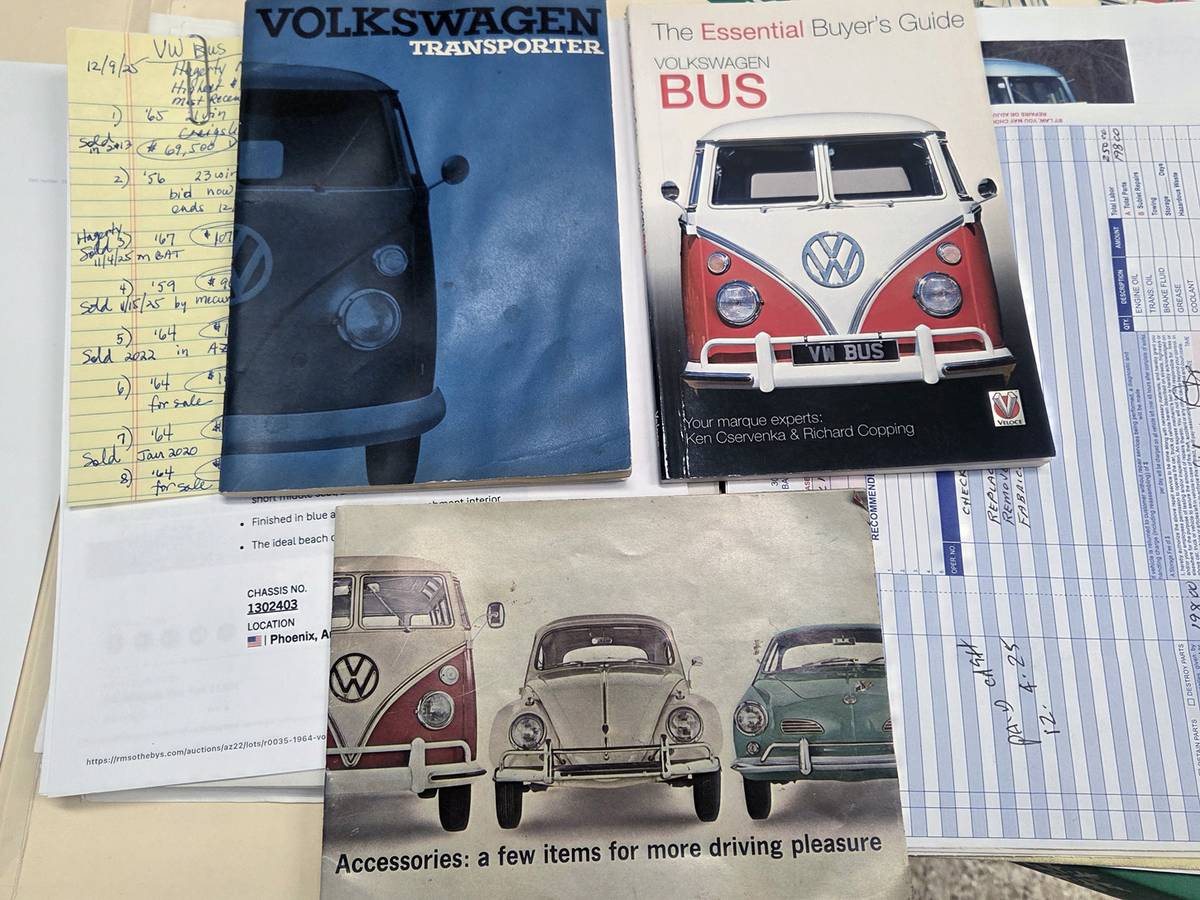 Volkswagen-micro-bus-1964-23