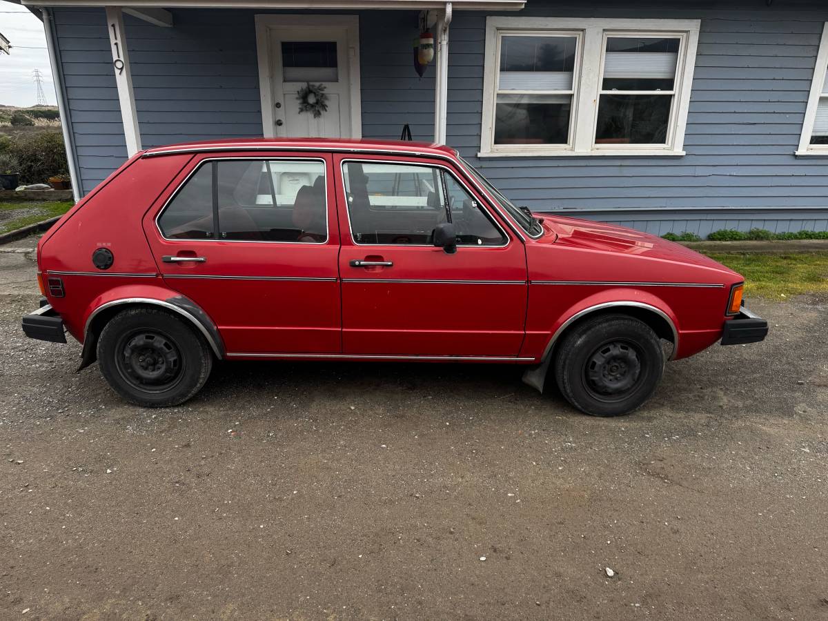 Volkswagen-rabbit-diesel-1981-red-4