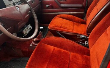 Volkswagen-rabbit-diesel-1981-red-6