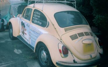 Volkswagen-super-beetle-1972-yellow-2