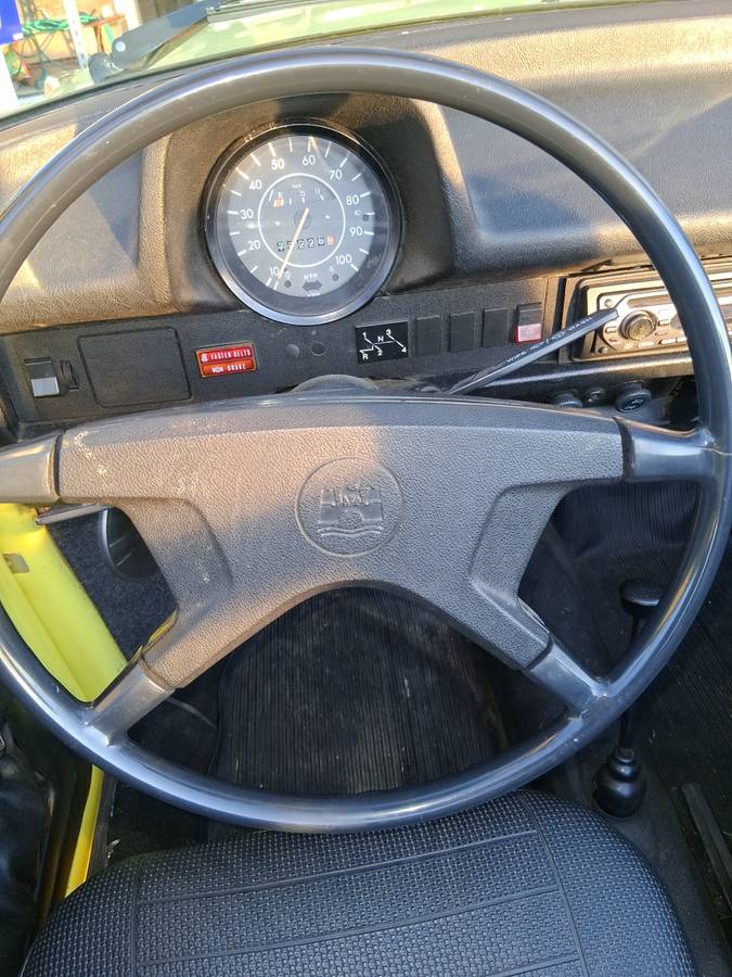 Volkswagen-super-beetle-1974-yellow-11