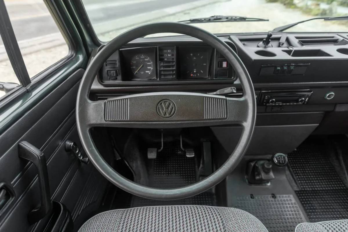 Volkswagen-t-3-doka-diesel-1987-green-7