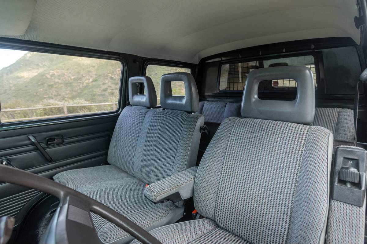 Volkswagen-t-3-doka-diesel-1987-green-9