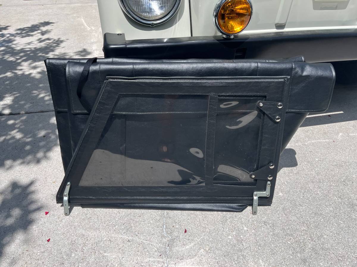 Volkswagen-thing-1973-white-10