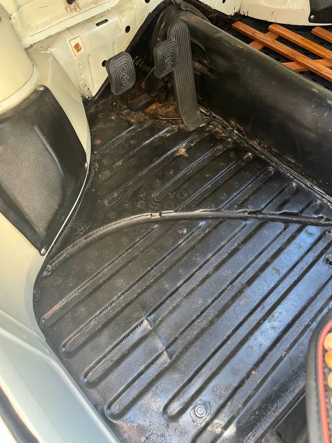 Volkswagen-thing-1973-white-15