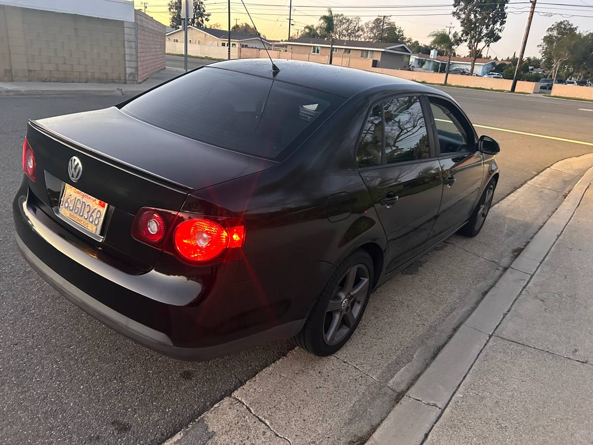 Volkswagen-tiguan-1990-4