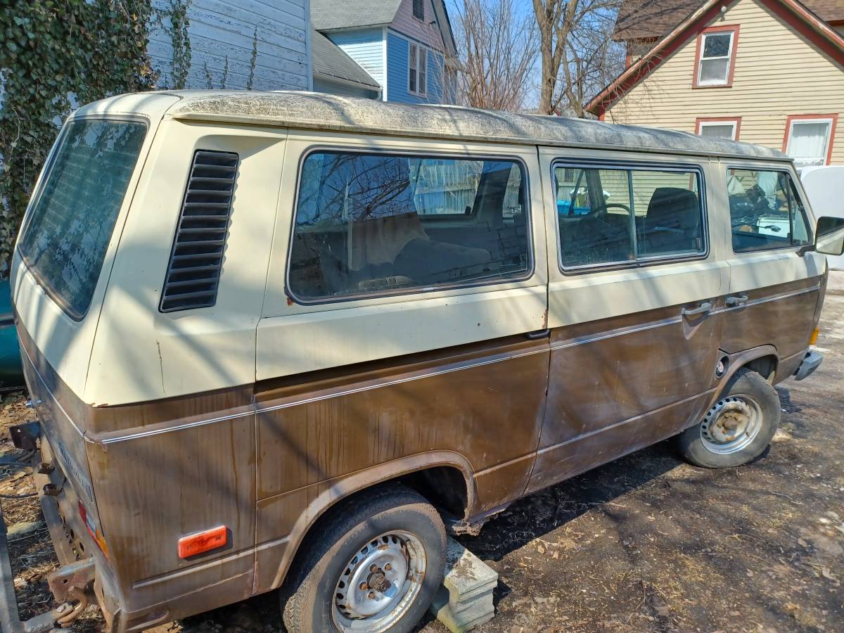 Volkswagen-vanagon-1981-brown-4