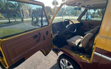 Volkswagen-vanagon-1982-custom-13
