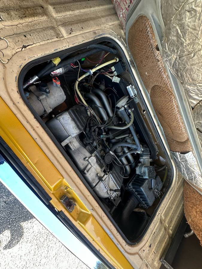 Volkswagen-vanagon-1982-custom-14