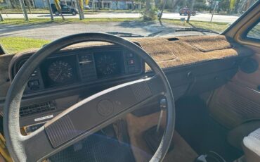 Volkswagen-vanagon-1982-custom-16