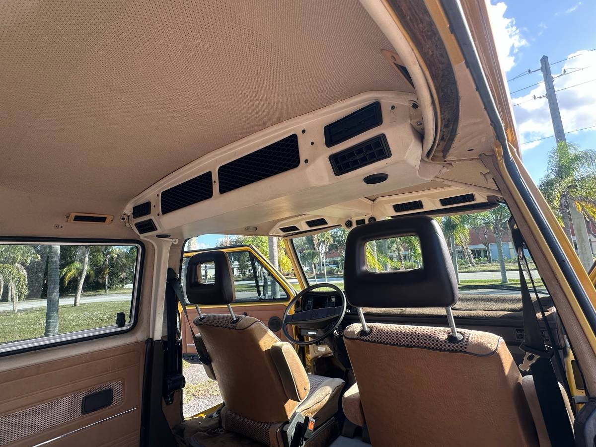 Volkswagen-vanagon-1982-custom-18
