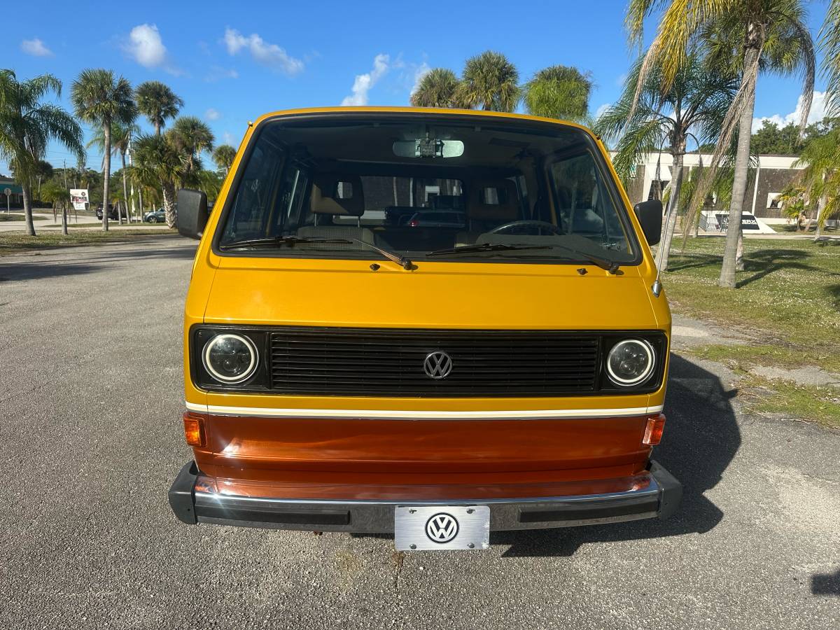 Volkswagen-vanagon-1982-custom-6