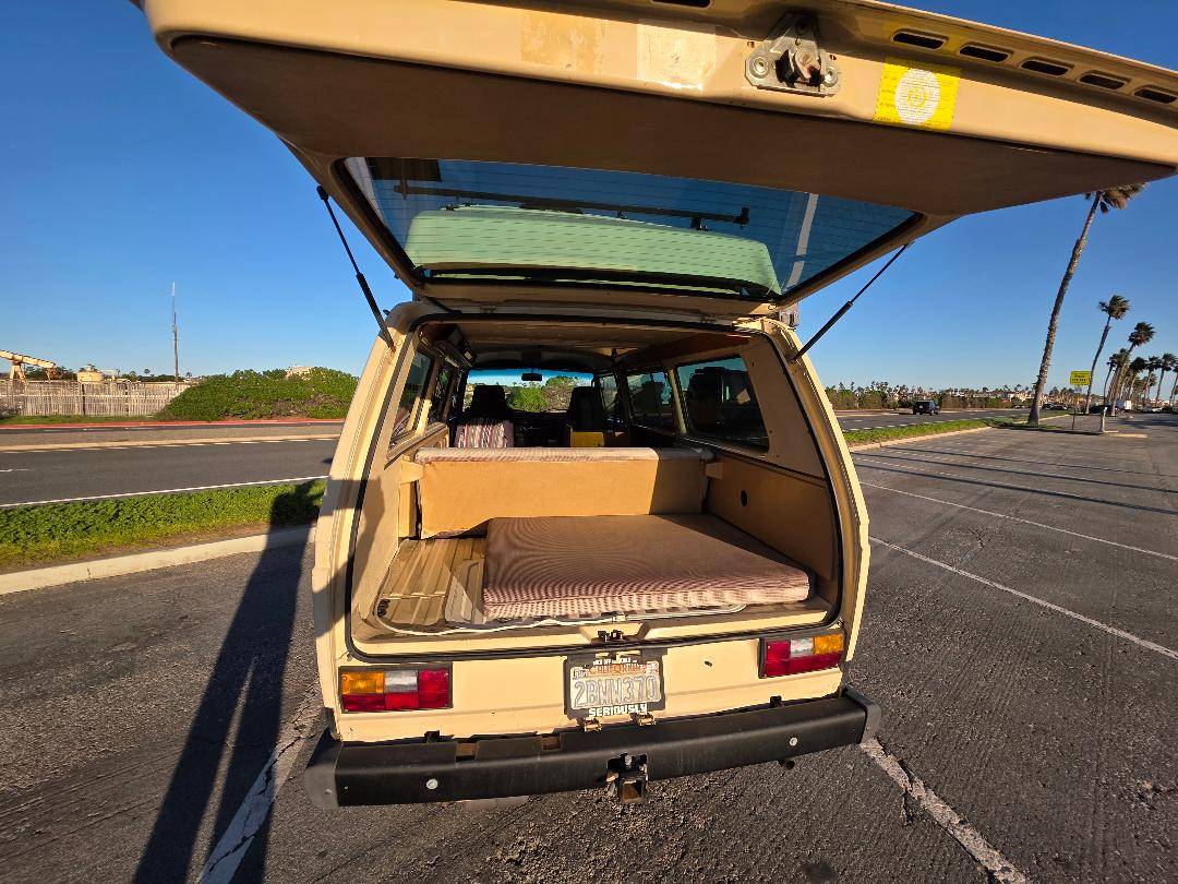 Volkswagen-vanagon-1985-1