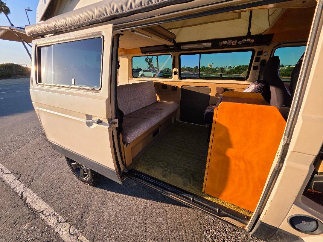 Volkswagen-vanagon-1985-3