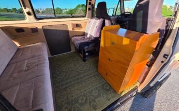 Volkswagen-vanagon-1985-4