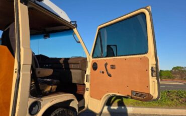 Volkswagen-vanagon-1985-9