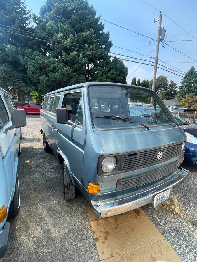 Volkswagen-vanagon-1985-blue-17