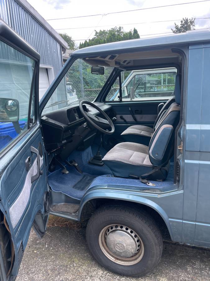 Volkswagen-vanagon-1985-blue-19