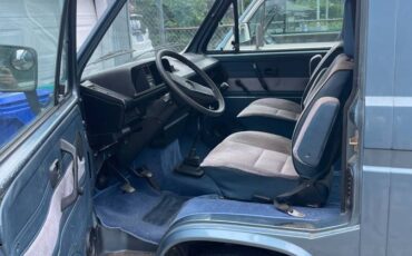 Volkswagen-vanagon-1985-blue-2