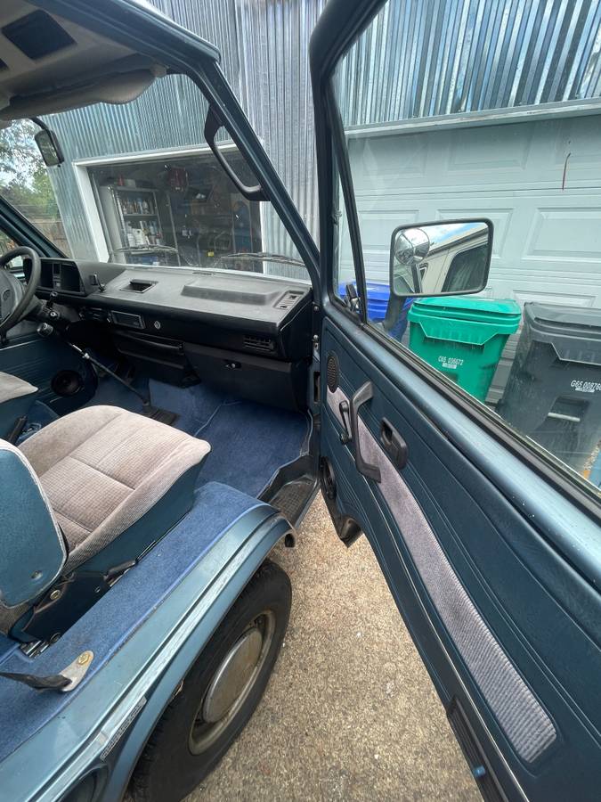 Volkswagen-vanagon-1985-blue-26