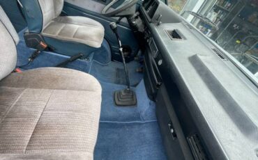 Volkswagen-vanagon-1985-blue-27