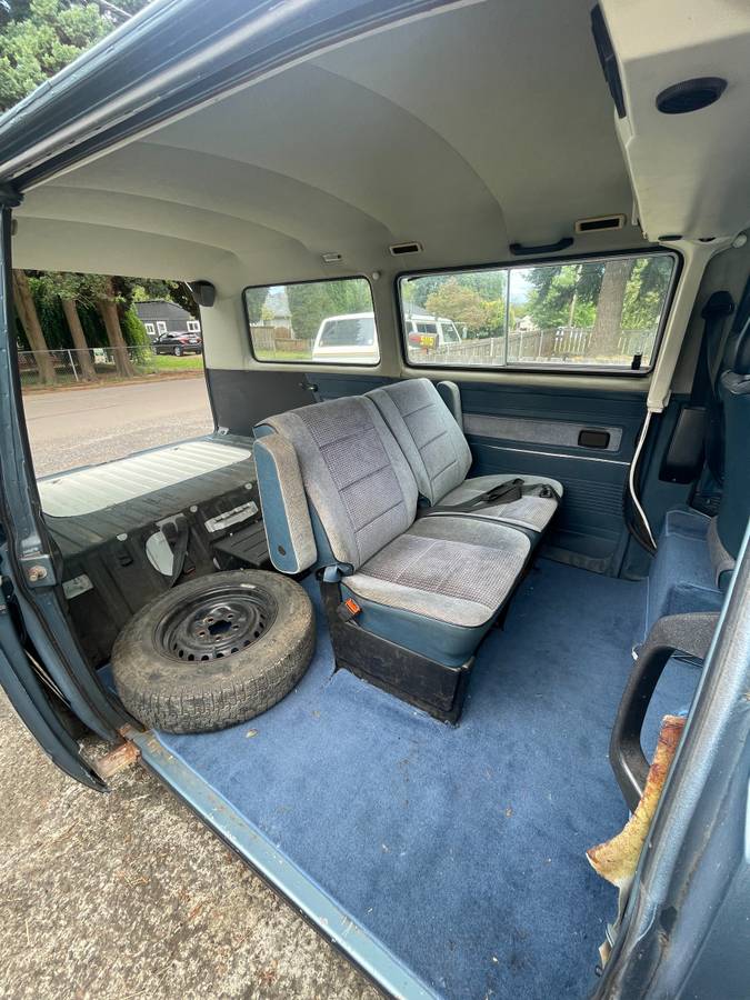 Volkswagen-vanagon-1985-blue-7