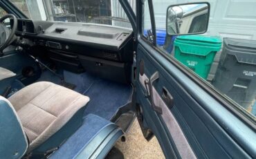 Volkswagen-vanagon-1985-blue-9