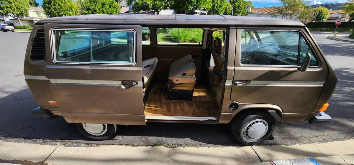 Volkswagen-vanagon-1985-brown-12
