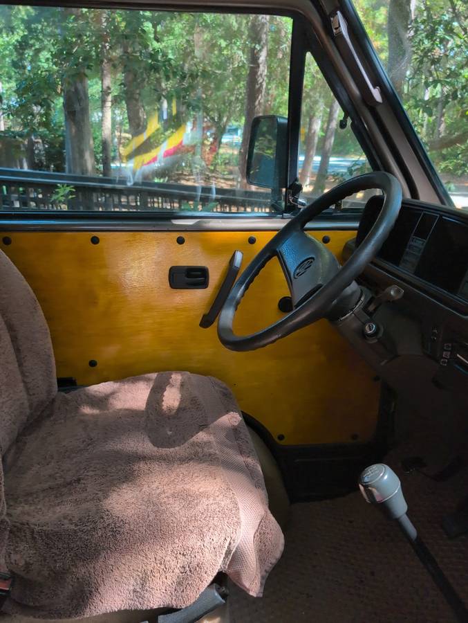 Volkswagen-vanagon-1985-brown-2