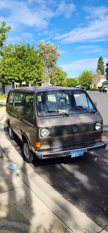 Volkswagen-vanagon-1985-brown-2