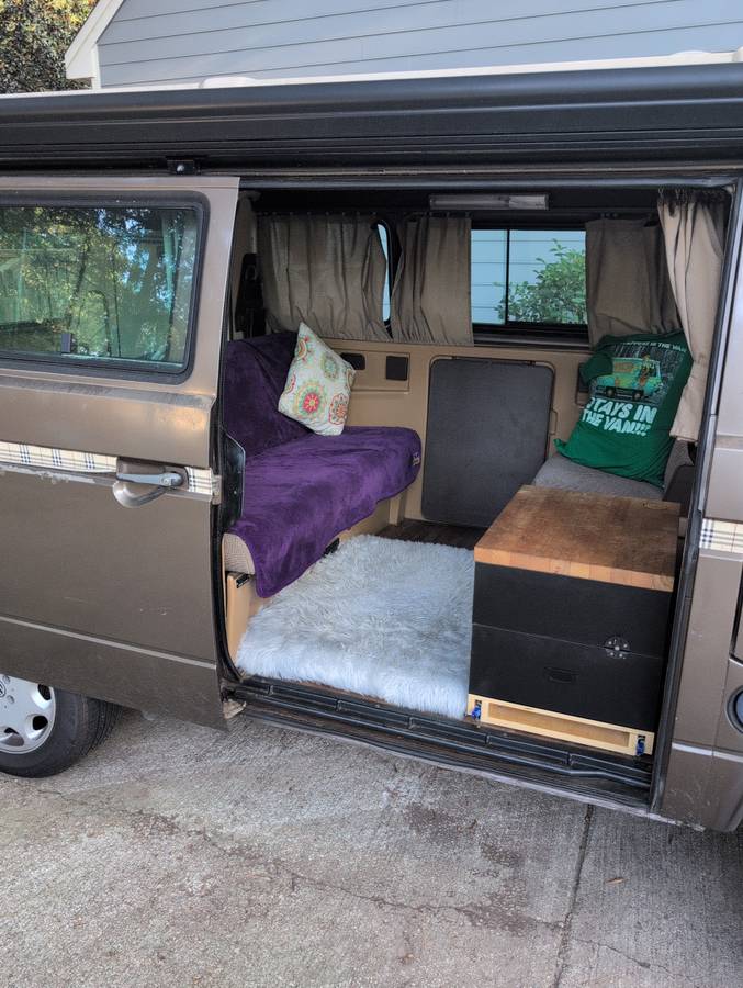 Volkswagen-vanagon-1985-brown-5