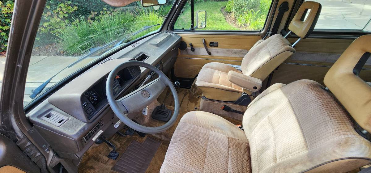 Volkswagen-vanagon-1985-brown-8