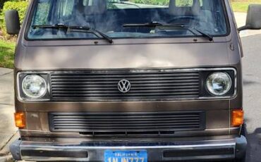 Volkswagen-vanagon-1985-brown