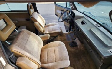 Volkswagen-vanagon-1985-brown-9