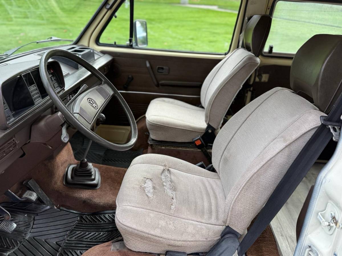 Volkswagen-vanagon-2.0l-1982-white-13