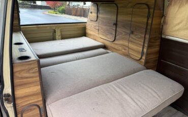 Volkswagen-vanagon-2.0l-1982-white-15