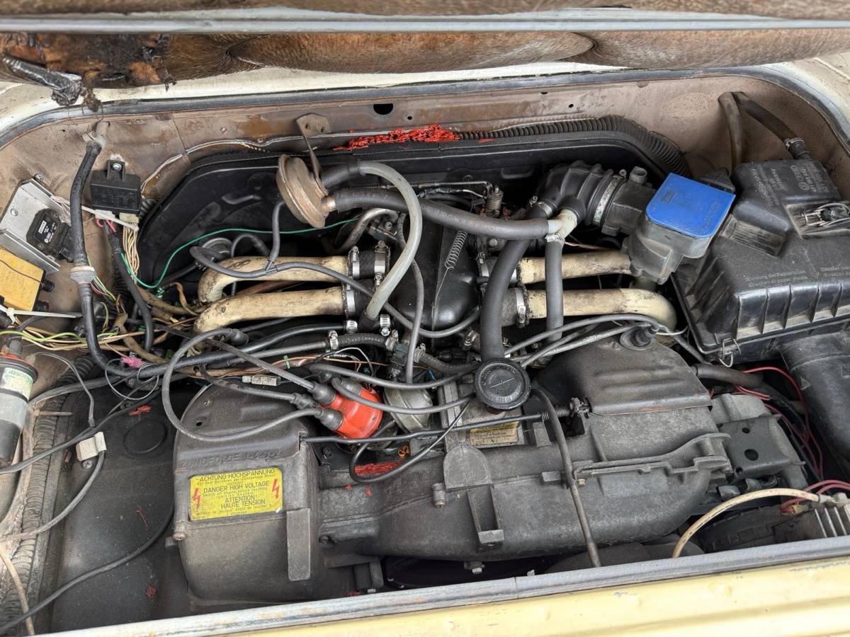 Volkswagen-vanagon-2.0l-1982-white-16