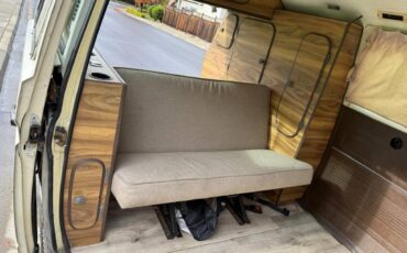 Volkswagen-vanagon-2.0l-1982-white-17