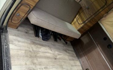 Volkswagen-vanagon-2.0l-1982-white-18