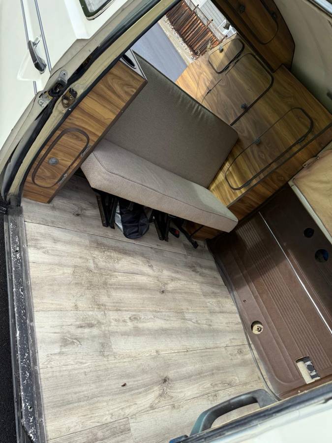 Volkswagen-vanagon-2.0l-1982-white-18