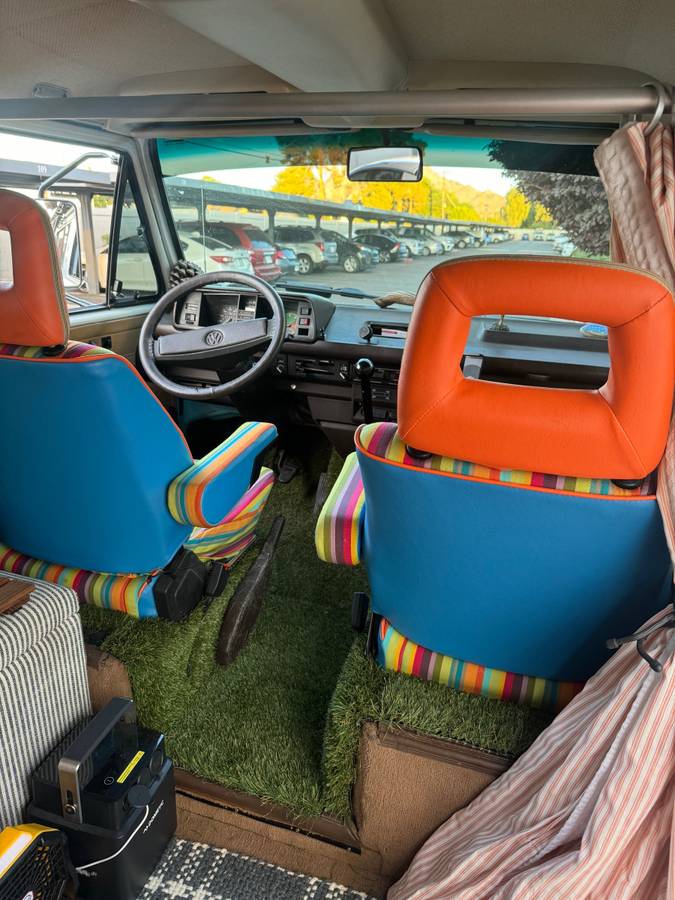 Volkswagen-vanagon-bus-1987-blue-15