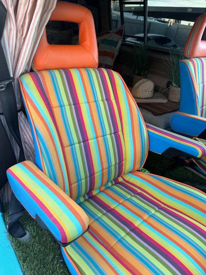 Volkswagen-vanagon-bus-1987-blue-2