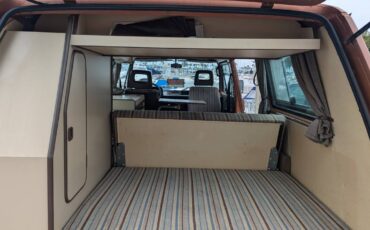 Volkswagen-vanagon-camper-1984-brown-6