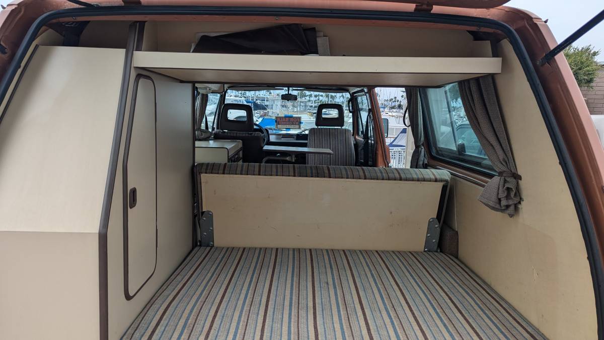 Volkswagen-vanagon-camper-1984-brown-6