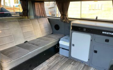 Volkswagen-vanagon-camper-1989-yellow-11