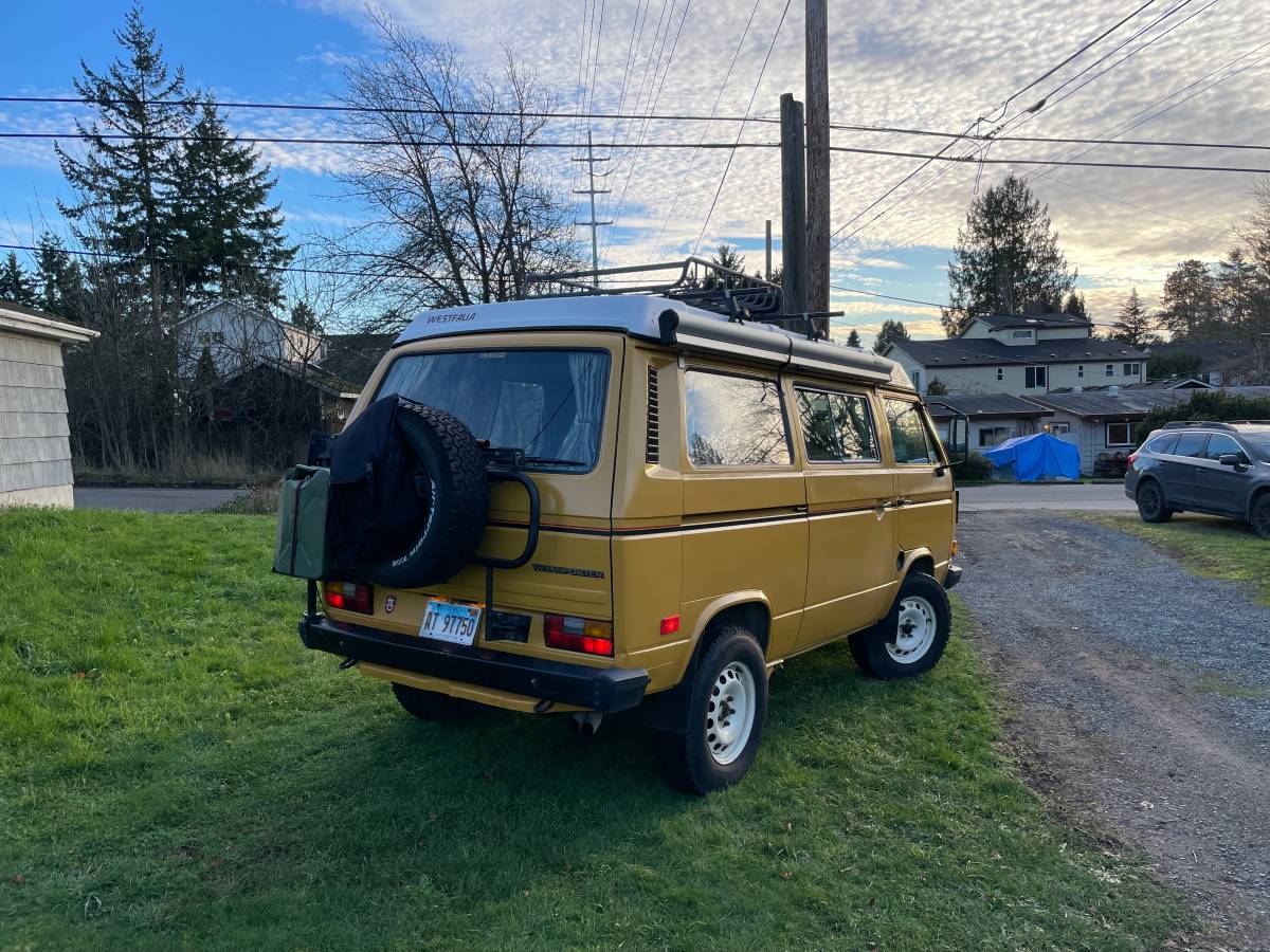 Volkswagen-vanagon-camper-1989-yellow-12