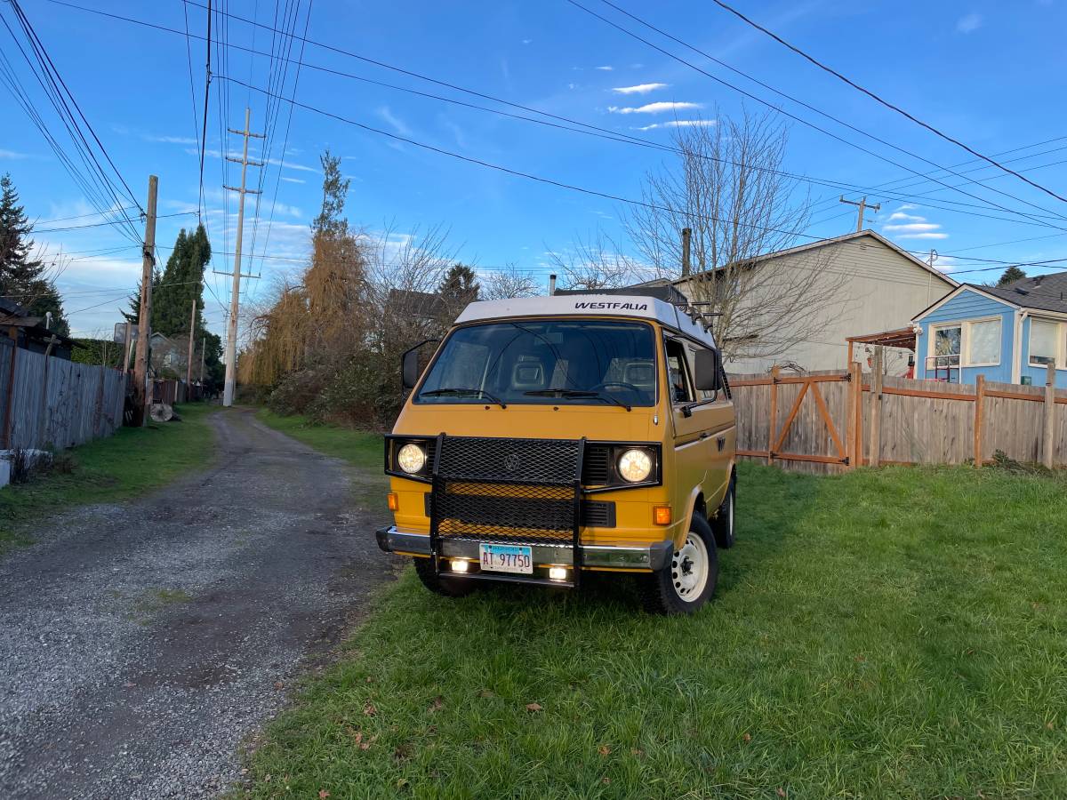 Volkswagen-vanagon-camper-1989-yellow-13