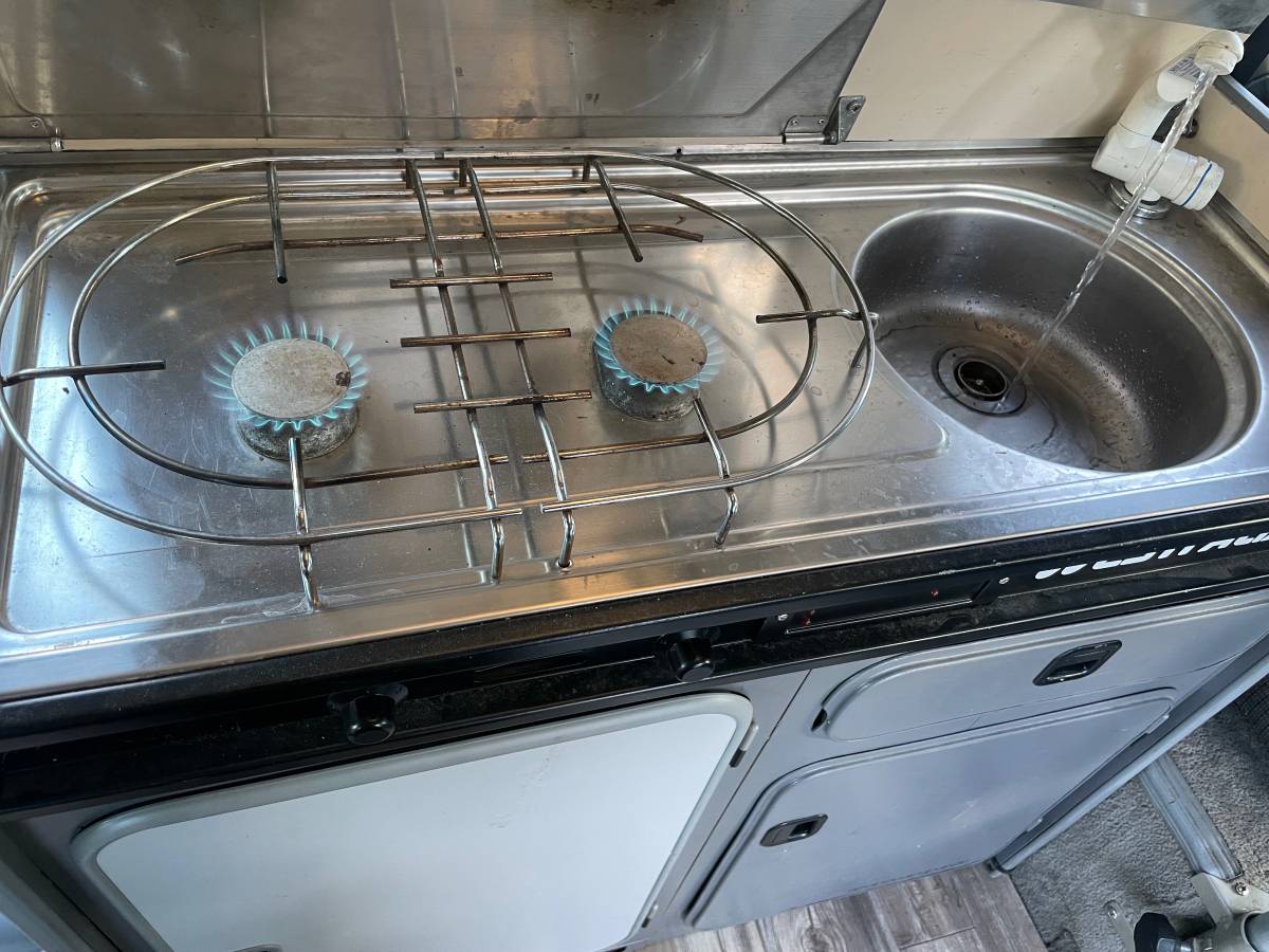 Volkswagen-vanagon-camper-1989-yellow-14