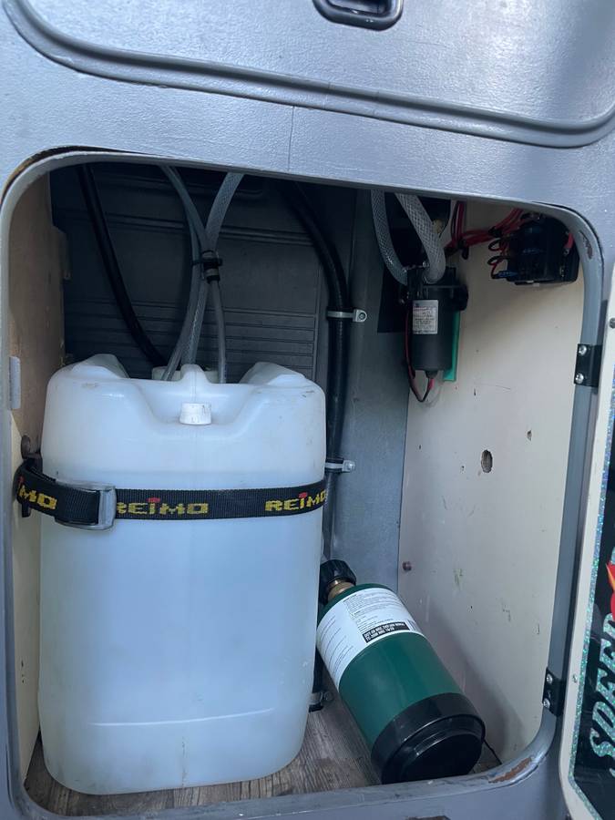 Volkswagen-vanagon-camper-1989-yellow-4