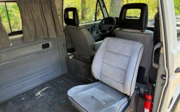 Volkswagen-vanagon-camper-1990-15